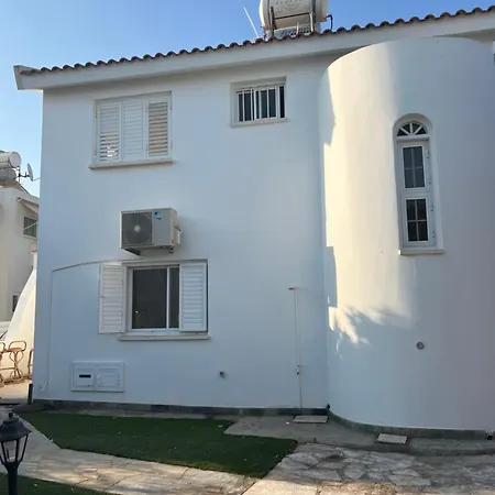 Semesterbostad Entire House Protaras